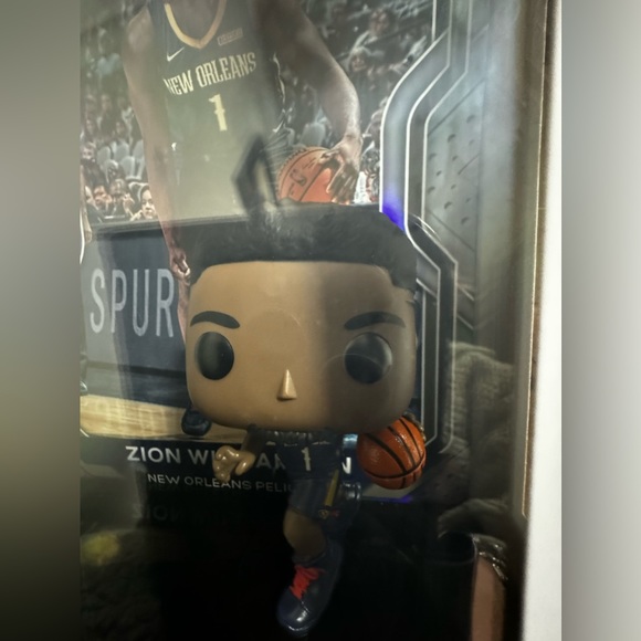 New Orleans Pelicans Zion Williamson #05 Funko Pop - NEW - Picture 9 of 11